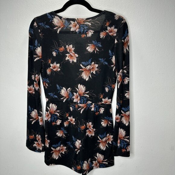 NWT Sadie & Sage Black With Peach Blue Floral Long Bell Sleeve Deep-V Romper S - Picture 7 of 13